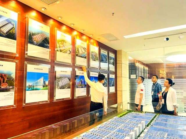 儋州原木衣柜家具商场